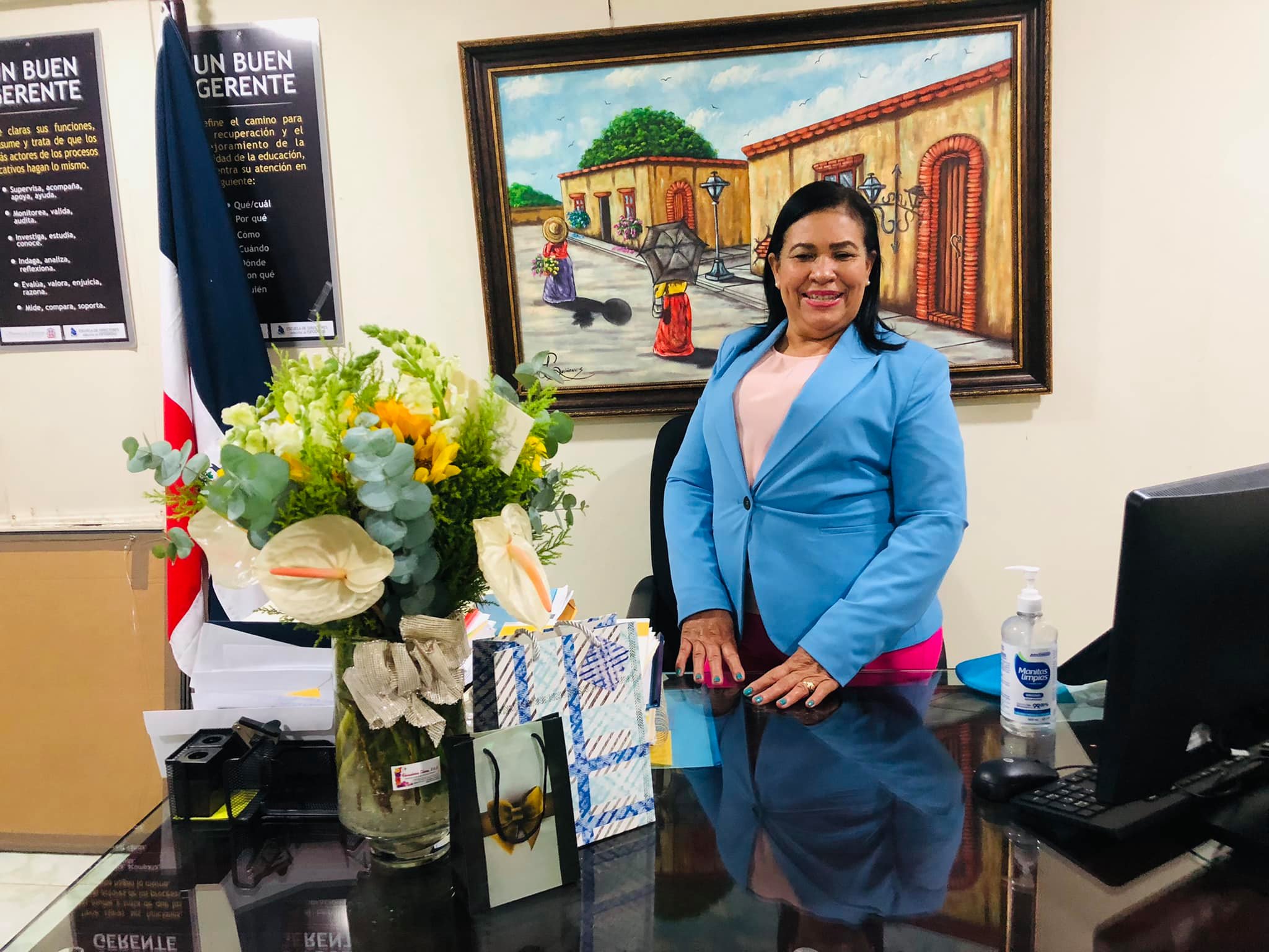 La hoja de vida de la maestra Cándida Rodríguez, pasada directora regional 09 del Minerd, es una labor que debemos reconocer -Mi granito de arena R.D.-EDITORIAL
